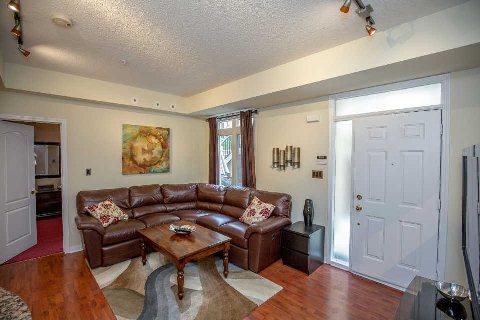 th9 - 78 Carr St, Townhouse with 2 bedrooms, 2 bathrooms and 1 parking in Toronto ON | Image 3