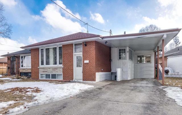 33 Barkwin Dr, House detached with 3 bedrooms, 3 bathrooms and 5 parking in Toronto ON | Image 1
