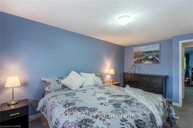51 - 55 Ashley Cres, Townhouse with 3 bedrooms, 2 bathrooms and 2 parking in London ON | Image 13