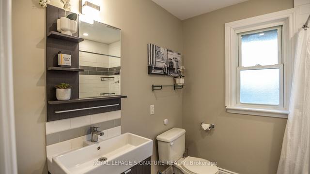 203 Cromwell Ave, House detached with 3 bedrooms, 2 bathrooms and 4 parking in Oshawa ON | Image 17