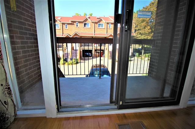 3 - 10 Reidmount Ave, Townhouse with 3 bedrooms, 2 bathrooms and 2 parking in Toronto ON | Image 23
