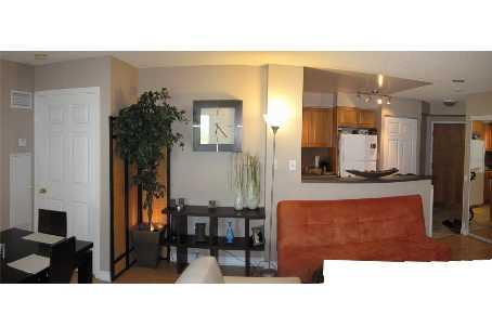1003 - 7 Lorraine Dr, Condo with 3 bedrooms, 2 bathrooms and 1 parking in Toronto ON | Image 1