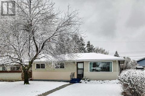 7 Atlanta Crescent Se, House detached with 3 bedrooms, 2 bathrooms and 1 parking in Calgary AB | Card Image