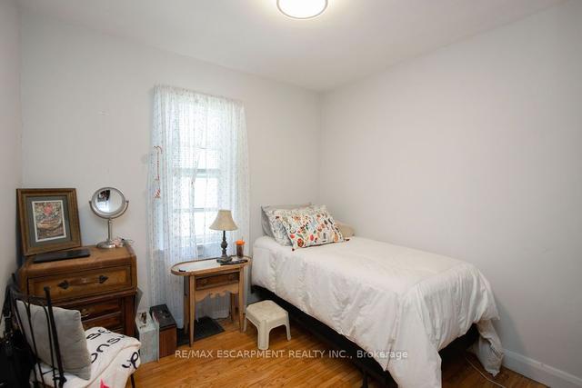 396 Wellington St, House detached with 2 bedrooms, 1 bathrooms and 7 parking in Brantford ON | Image 5