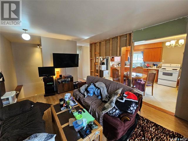 704 1st Street E, House detached with 4 bedrooms, 1 bathrooms and null parking in Meadow Lake SK | Image 10