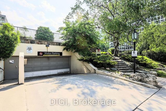 ph24 - 400 Walmer Rd, Condo with 2 bedrooms, 2 bathrooms and 2 parking in Toronto ON | Image 31