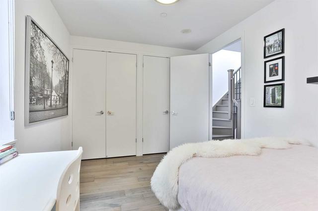 197 Duplex Ave, Townhouse with 3 bedrooms, 3 bathrooms and 1 parking in Toronto ON | Image 13