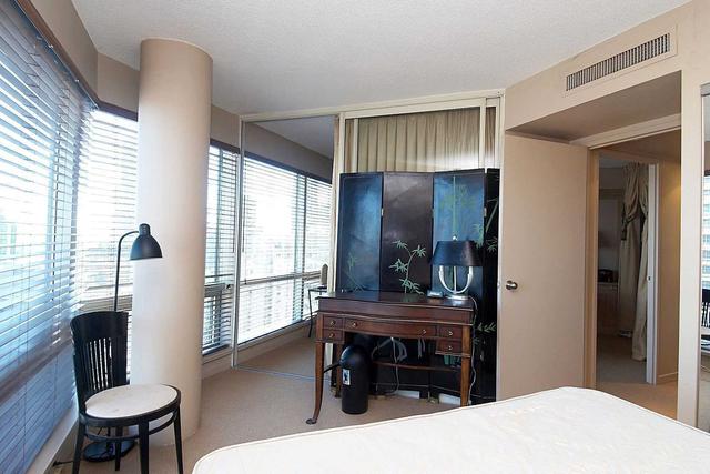 3404 - 1001 Bay St, Condo with 2 bedrooms, 2 bathrooms and 1 parking in Toronto ON | Image 9