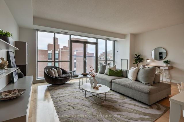 703 - 3 Mcalpine St, Condo with 2 bedrooms, 2 bathrooms and 1 parking in Toronto ON | Image 1