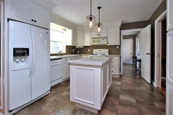 304 Eagle St, House detached with 3 bedrooms, 4 bathrooms and 6 parking in Newmarket ON | Image 7