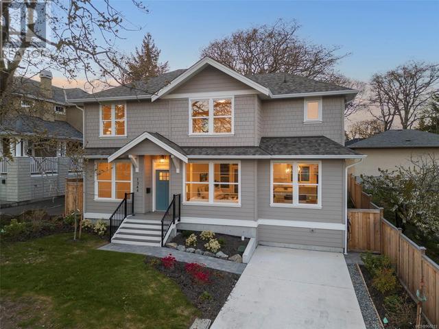 1346 Kings Rd, House detached with 3 bedrooms, 3 bathrooms and 1 parking in Victoria BC | Image 1
