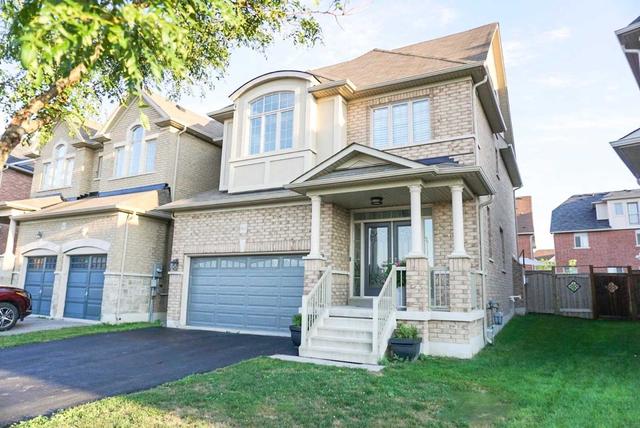 863 Memorial Circ, House detached with 4 bedrooms, 4 bathrooms and 6 parking in Newmarket ON | Image 1