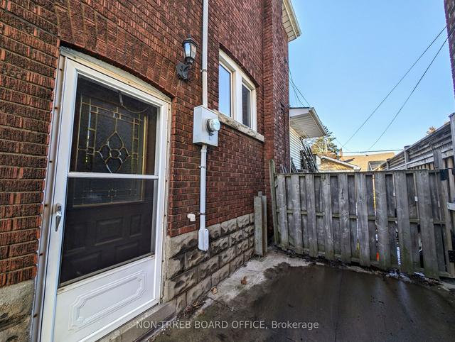222 Province St S, House detached with 5 bedrooms, 2 bathrooms and 4 parking in Hamilton ON | Image 23