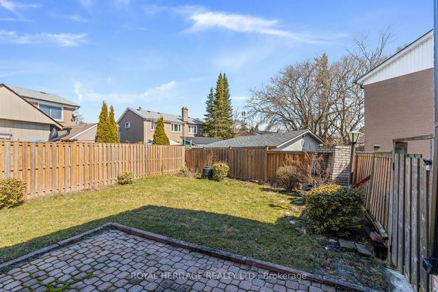 43 Templeton Crt, House semidetached with 3 bedrooms, 2 bathrooms and 2 parking in Toronto ON | Image 29