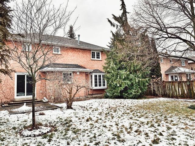 416 Claremont Cres, House detached with 3 bedrooms, 3 bathrooms and 2 parking in Oakville ON | Image 9