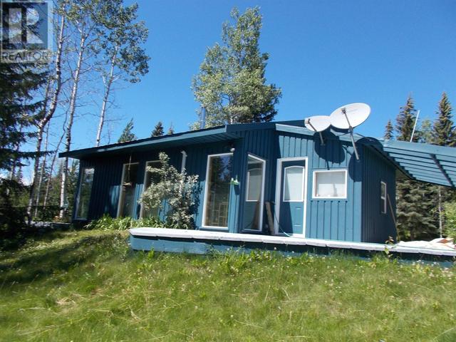 6499 Mahood Lake Road, House detached with 2 bedrooms, 2 bathrooms and null parking in Cariboo L BC | Image 1