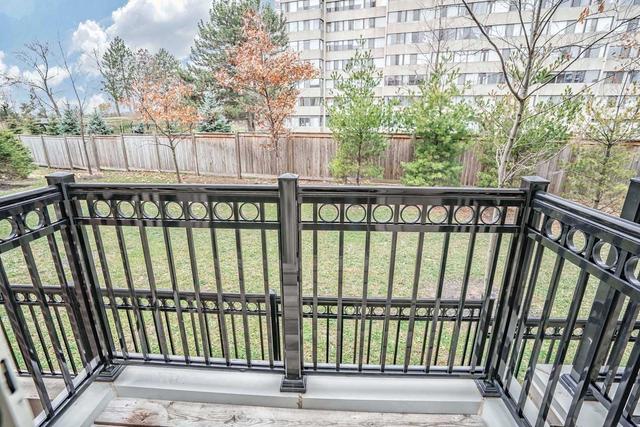 236 - 15 Coneflower Cres, Townhouse with 2 bedrooms, 1 bathrooms and 1 parking in Toronto ON | Image 11
