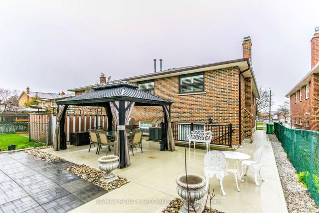 4190 Bishopstoke Lane, House semidetached with 3 bedrooms, 2 bathrooms and 4 parking in Mississauga ON | Image 33