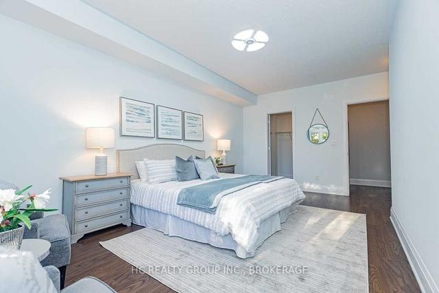 th34 - 9 Oakburn Cres, Townhouse with 3 bedrooms, 3 bathrooms and 2 parking in Toronto ON | Image 2