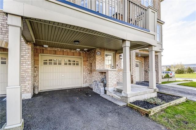 862 Fowles Court, House attached with 2 bedrooms, 2 bathrooms and 3 parking in Milton ON | Image 3