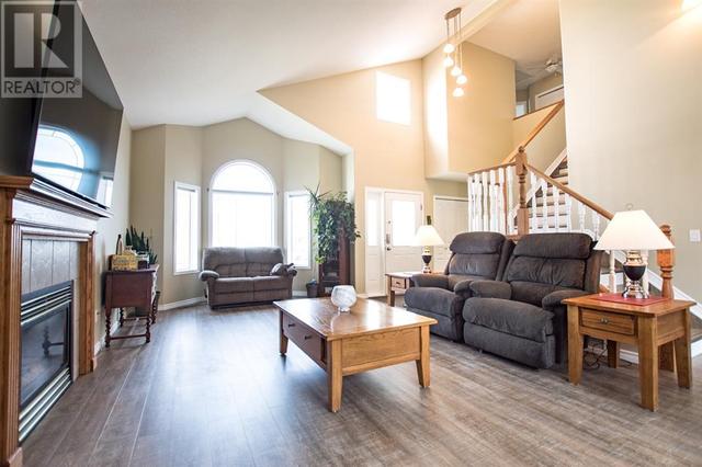 8813 118 Avenue, House detached with 5 bedrooms, 3 bathrooms and 4 parking in Grande Prairie AB | Image 7