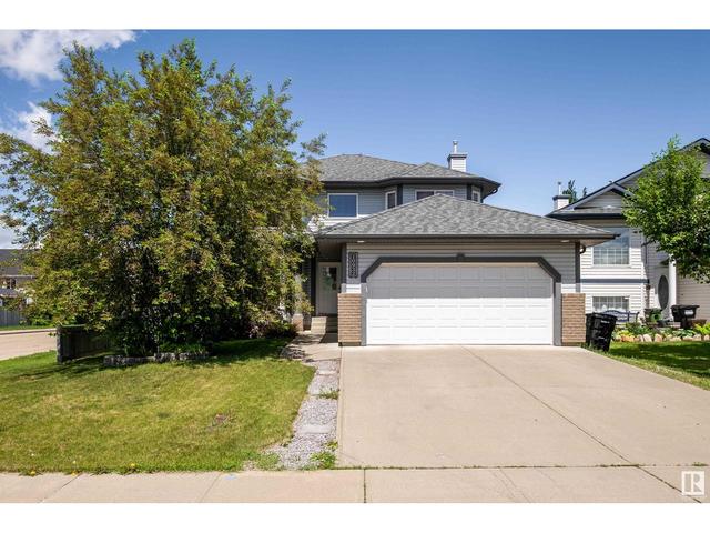 10932 177 Av Nw, House detached with 4 bedrooms, 2 bathrooms and null parking in Edmonton AB | Card Image
