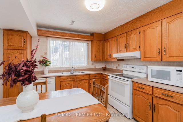 1 Sawmill Rd, House semidetached with 3 bedrooms, 2 bathrooms and 3 parking in Toronto ON | Image 27