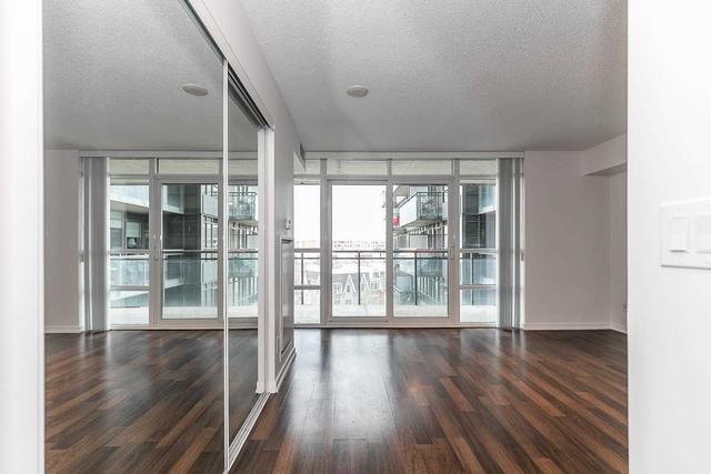 609 - 38 Joe Shuster Way, Condo with 1 bedrooms, 1 bathrooms and 0 parking in Toronto ON | Image 2