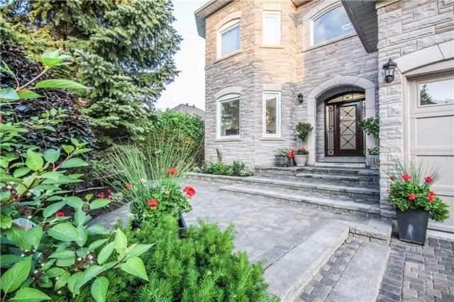 11 Graydon Cres, House detached with 5 bedrooms, 8 bathrooms and 6 parking in Richmond Hill ON | Image 2