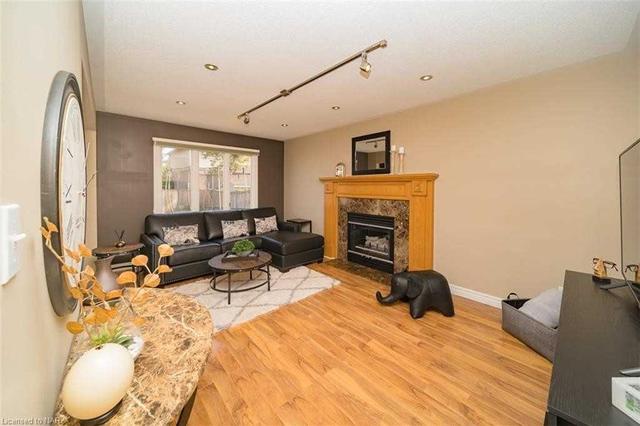 20 Consiglia Dr, House detached with 4 bedrooms, 4 bathrooms and 6 parking in St. Catharines ON | Image 3