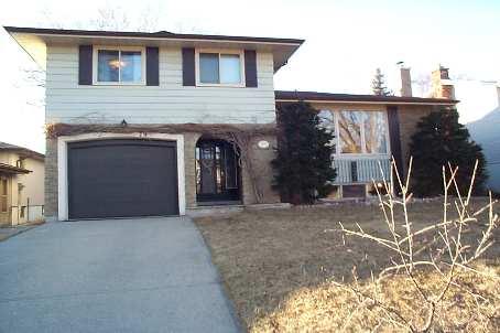 79 Osborne Cres, House detached with 3 bedrooms, 2 bathrooms and 3 parking in Oakville ON | Image 1