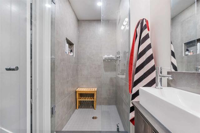 621w - 27 Bathurst St, Condo with 1 bedrooms, 1 bathrooms and 0 parking in Toronto ON | Image 5