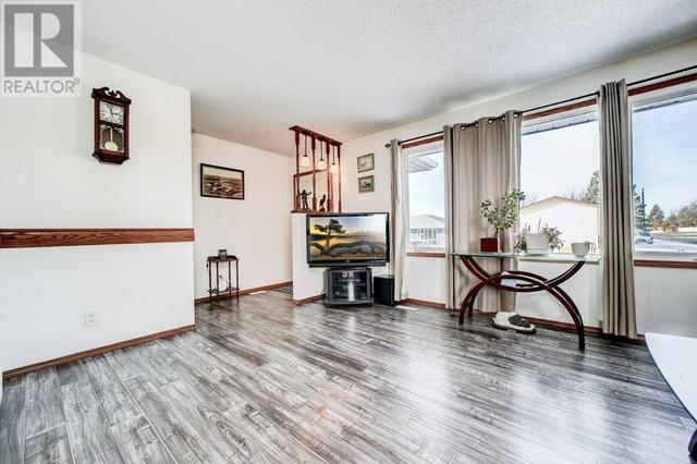 5925 57 Street, House detached with 4 bedrooms, 2 bathrooms and 6 parking in Taber AB | Image 8