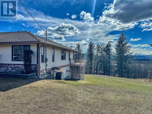 2952 Prospector Road, House detached with 4 bedrooms, 3 bathrooms and null parking in Cariboo F BC | Image 34