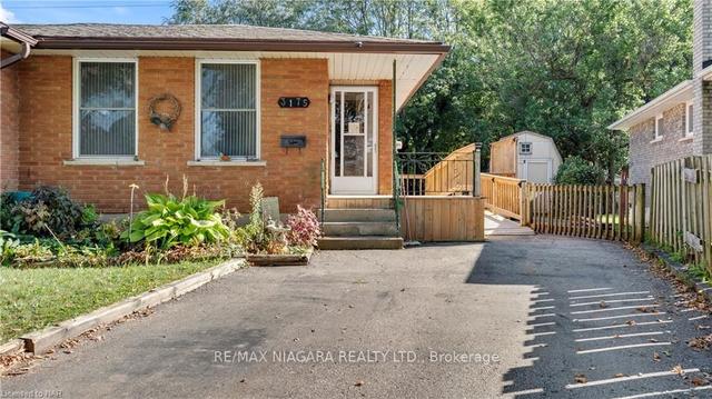 3175 Butler Pl, House semidetached with 3 bedrooms, 1 bathrooms and 4 parking in Niagara Falls ON | Image 1