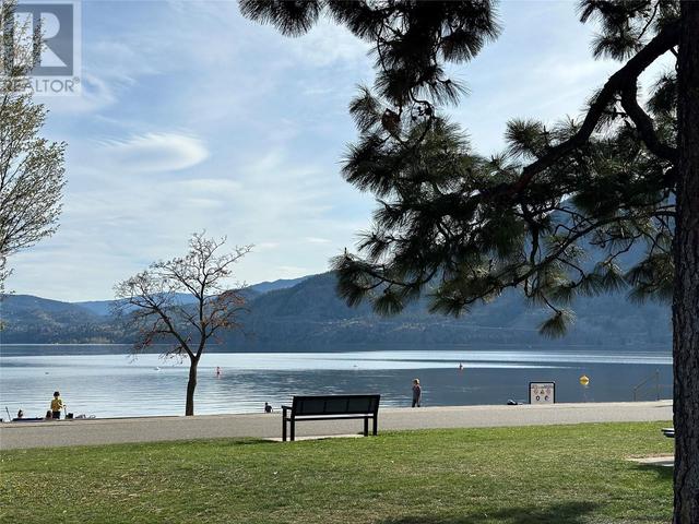 107 - 218 Waterford Avenue, House attached with 3 bedrooms, 1 bathrooms and 2 parking in Penticton BC | Image 27