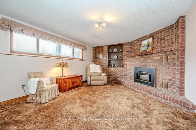 607 Fern Rd, House detached with 3 bedrooms, 2 bathrooms and 3 parking in Waterloo ON | Image 30