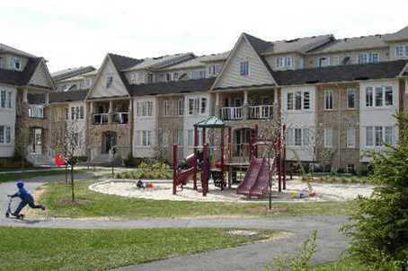 th2 - 42 Pinery Tr, Townhouse with 2 bedrooms, 1 bathrooms and 1 parking in Toronto ON | Image 1
