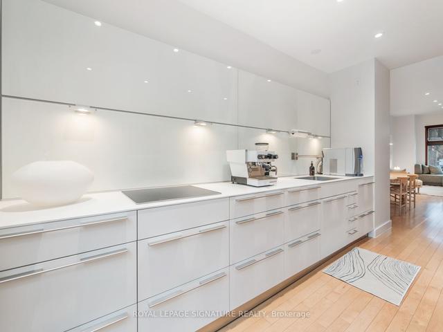 103 Marlborough Ave, House attached with 3 bedrooms, 3 bathrooms and 1 parking in Toronto ON | Image 9