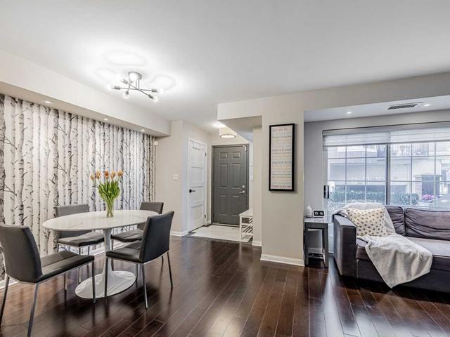 th 115 - 39 Shank St, Townhouse with 2 bedrooms, 2 bathrooms and 1 parking in Toronto ON | Image 9