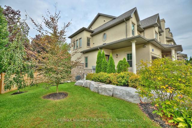 50 Aberdeen Lane S, Townhouse with 2 bedrooms, 3 bathrooms and 2 parking in Niagara on the Lake ON | Image 12