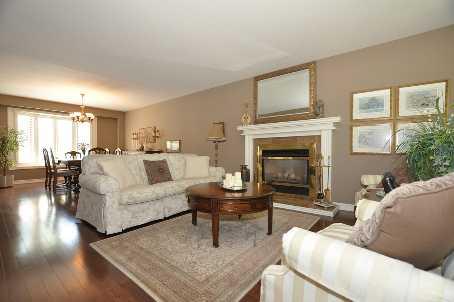 2052 Mississauga Rd, House detached with 4 bedrooms, 4 bathrooms and 4 parking in Mississauga ON | Image 2