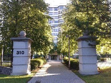 209 - 310 Mill St S, Condo with 2 bedrooms, 2 bathrooms and 1 parking in Brampton ON | Image 1