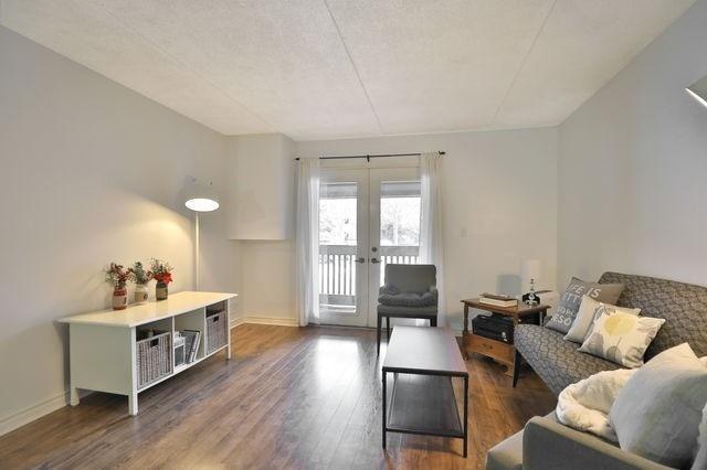108 - 2030 Cleaver Ave, Condo with 2 bedrooms, 1 bathrooms and 1 parking in Burlington ON | Image 3
