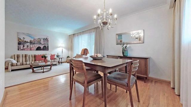 20 Hinton Rd, House detached with 3 bedrooms, 2 bathrooms and 3 parking in Toronto ON | Image 4