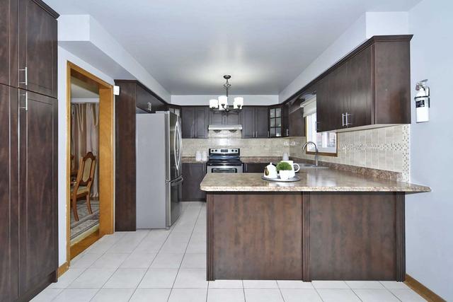26 Cinrickbar Dr, House detached with 4 bedrooms, 4 bathrooms and 6 parking in Toronto ON | Image 36