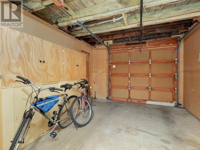 Single Car Attached Garage | Image 35