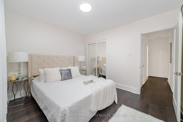 209 Pellatt Ave S, House semidetached with 3 bedrooms, 3 bathrooms and 7 parking in Toronto ON | Image 10