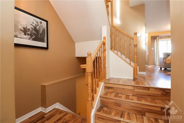 409 Hillsboro Private, Townhouse with 3 bedrooms, 3 bathrooms and 2 parking in Ottawa ON | Image 4