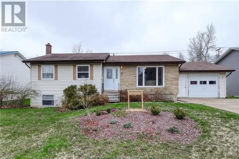8 Carnation Cres, Riverview, NB, E1B4A7 | Card Image